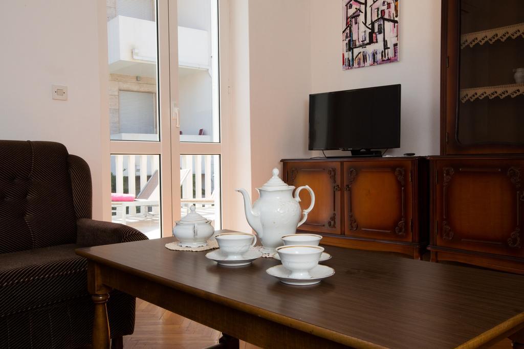 Aida Apartments And Rooms For Couples And Families Free Parking Дубровник Стая снимка