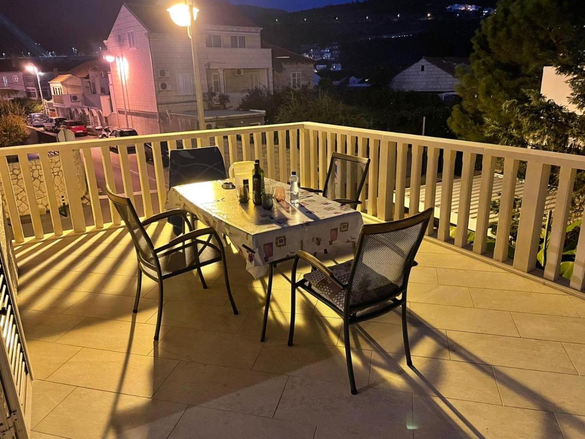 Aida Apartments And Rooms For Couples And Families Free Parking Дубровник Екстериор снимка
