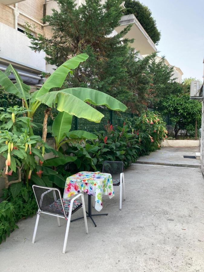 Aida Apartments And Rooms For Couples And Families Free Parking Дубровник Екстериор снимка